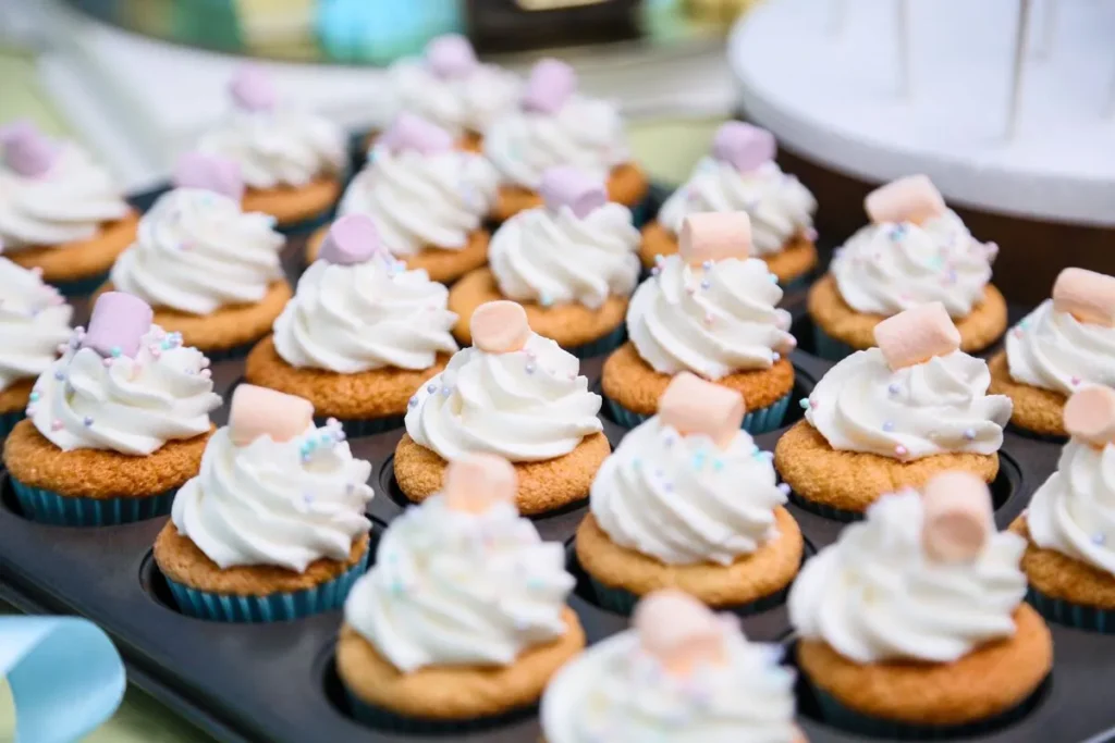HOME 2 Vanilla Cupcakes with Buttercream Frosting